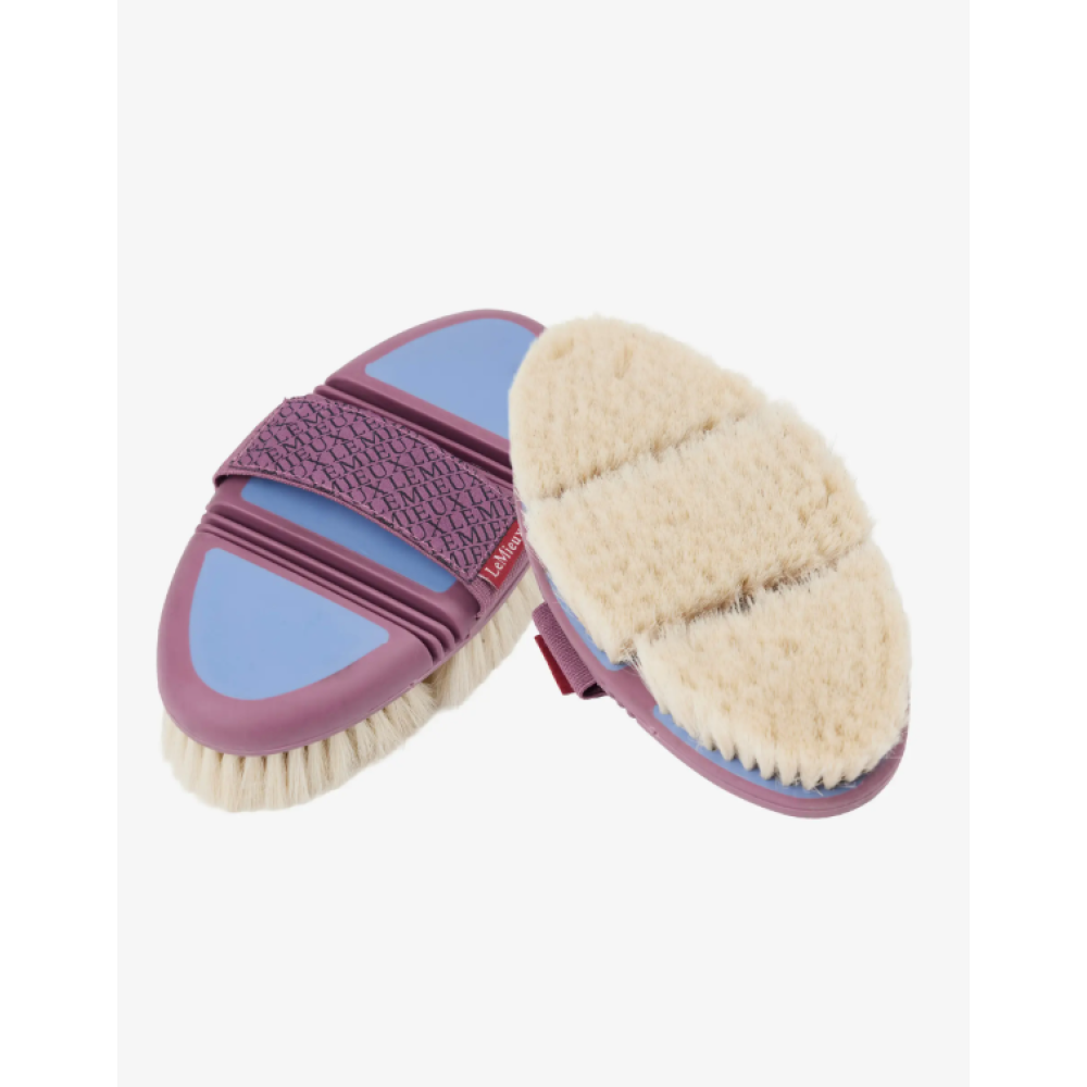 ŠEPETYS LEMIEUX FLEXI GOATS HAIR BODY BRUSH POWDER BLUE